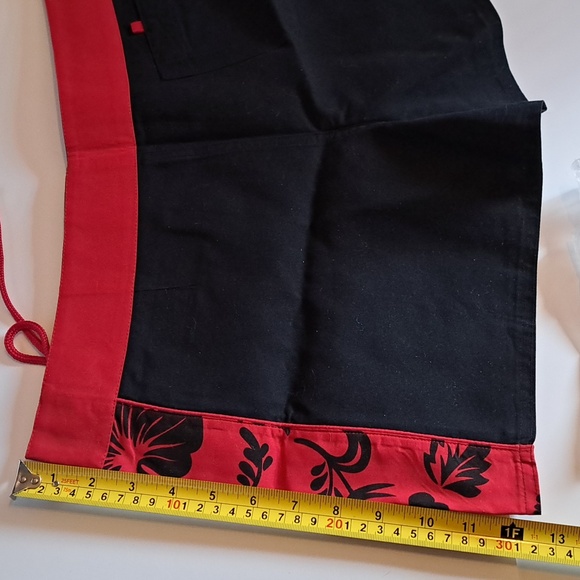 🆕 Venus Women’s Board Shorts  Sz 12 Black & Red New in bag - Picture 6 of 9